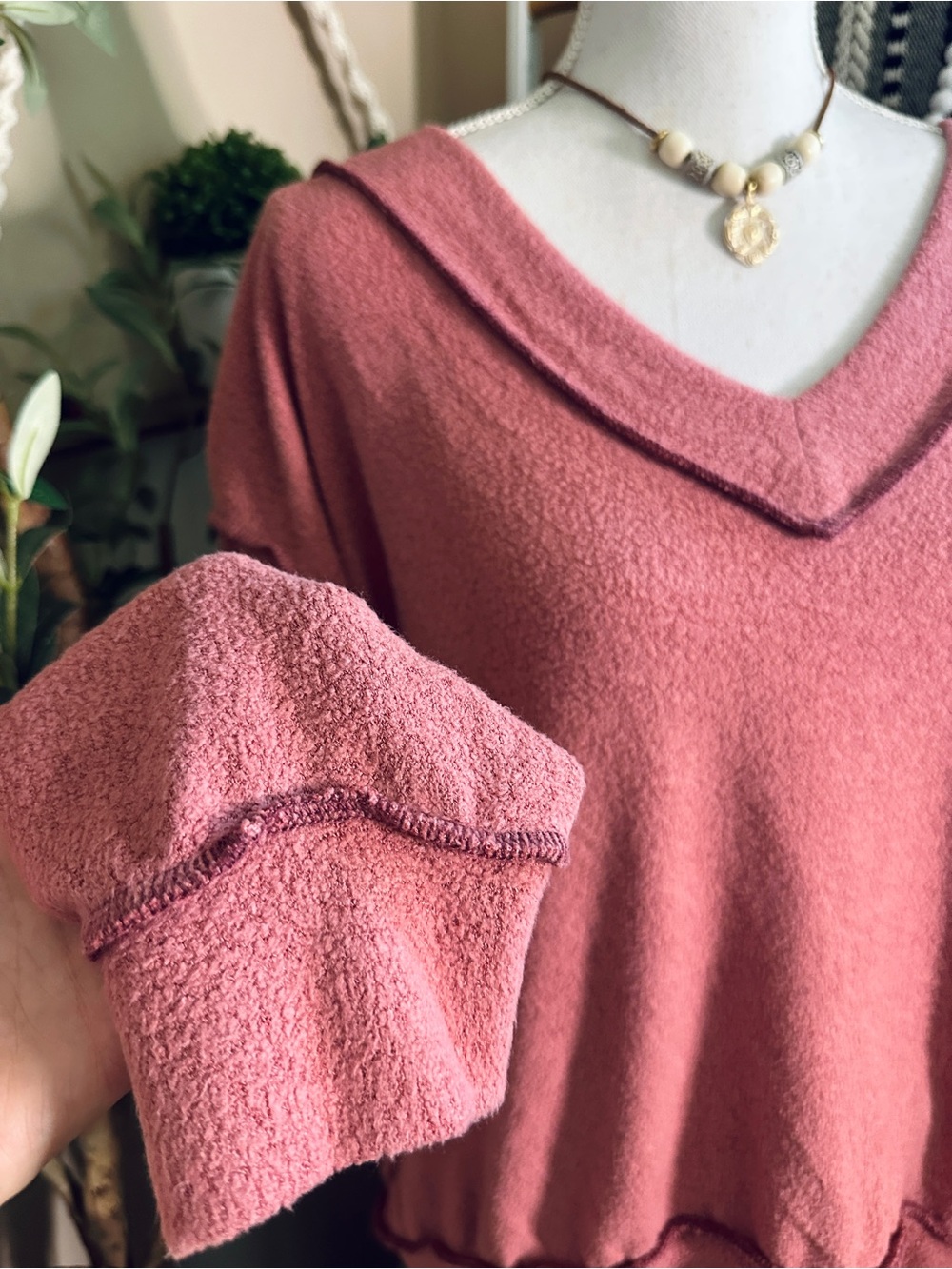 Urban Outfitters Cody V-Neck Oversized Dusty Mauve Pink Sweatshirt S - Picture 4 of 9